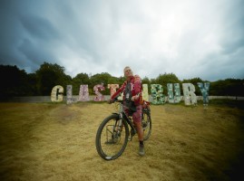 1 Nick at Glasto Sign Main Image